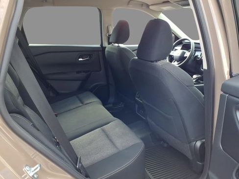 Used 2025 Nissan Rogue SV image 11