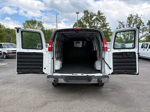 Used 2024 GMC Savana 2500 w/ Driver Convenience Package RWD image 8