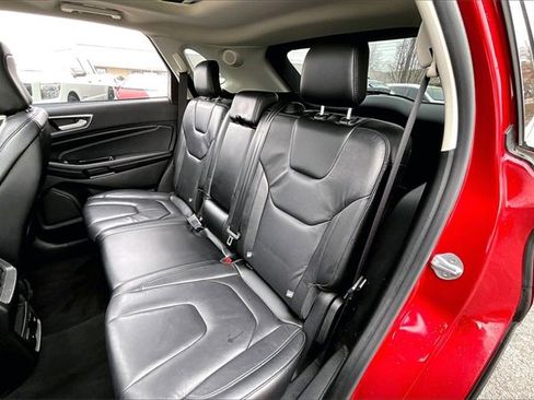 Used 2020 Ford Edge Titanium image 19