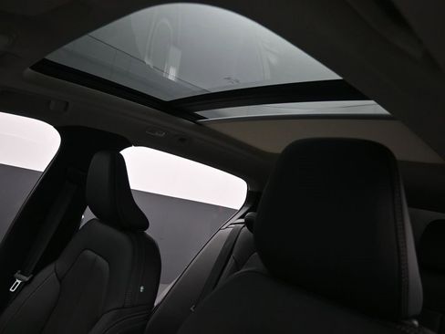 New 2025 Volvo XC40 B5 Core w/ Protection Package Premier image 24