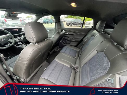 Used 2025 Buick Envista Preferred w/ Convenience II Package FWD image 12