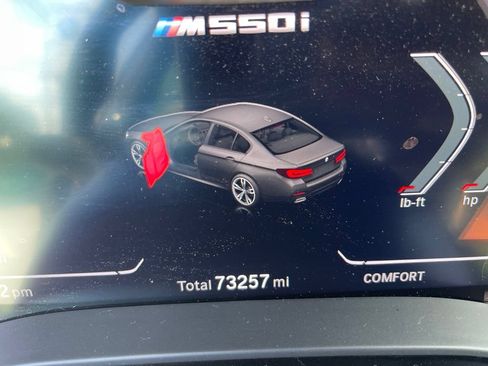 Used 2022 BMW M550i xDrive AWD/4WD image 4