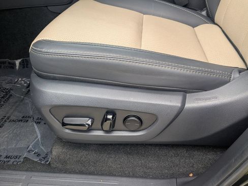 Used 2024 Lexus GX 550 AWD/4WD image 7