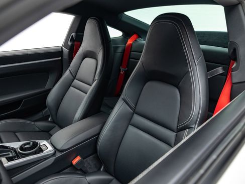 Used 2020 Porsche 911 Carrera image 2