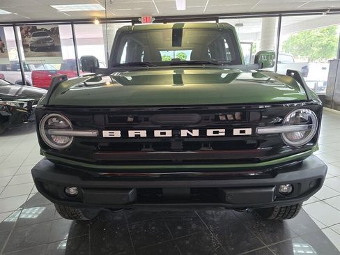 Used 2022 Ford Bronco Outer Banks image 2