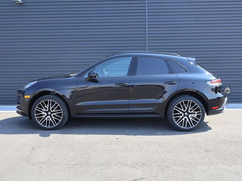 Certified 2026 Porsche Macan AWD/4WD image 2