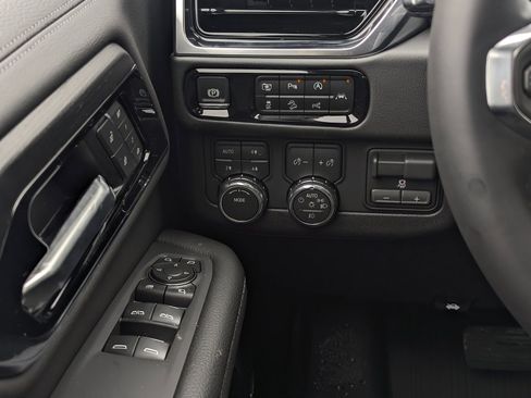 New 2026 GMC Yukon XL Denali w/ Denali Reserve Package image 24