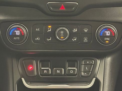 Used 2020 GMC Terrain SLE w/ Driver Convenience Package FWD image 23