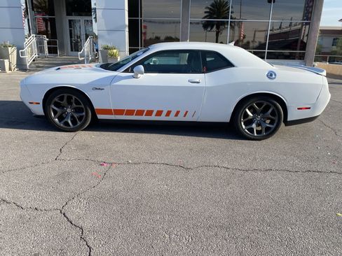 Used 2015 Dodge Challenger R/T Plus image 10