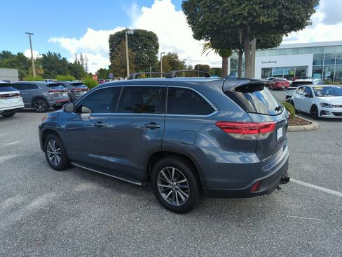 Used 2017 Toyota Highlander XLE FWD image 9