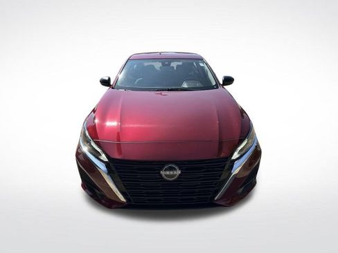 Used 2025 Nissan Altima 2.5 SV FWD image 2