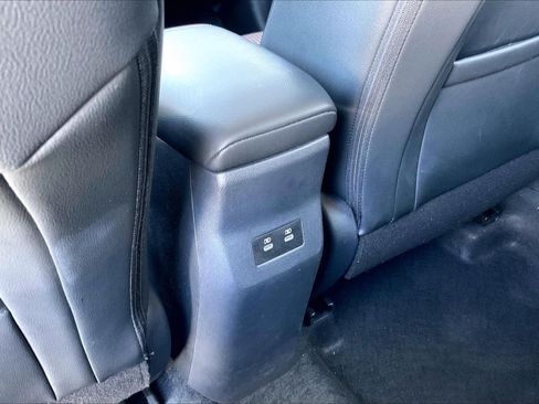 Used 2025 Nissan Kicks SR FWD image 32