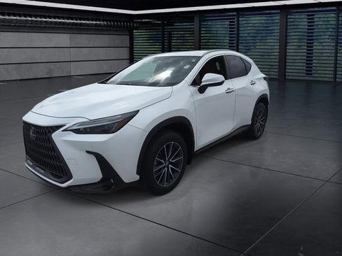 Used 2025 Lexus NX 250 FWD w/ Towing Package (2000 Lbs) image 4