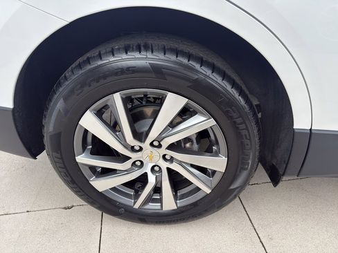 Used 2022 Chevrolet Equinox Premier FWD image 6