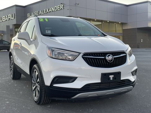 Used 2021 Buick Encore Preferred image 1