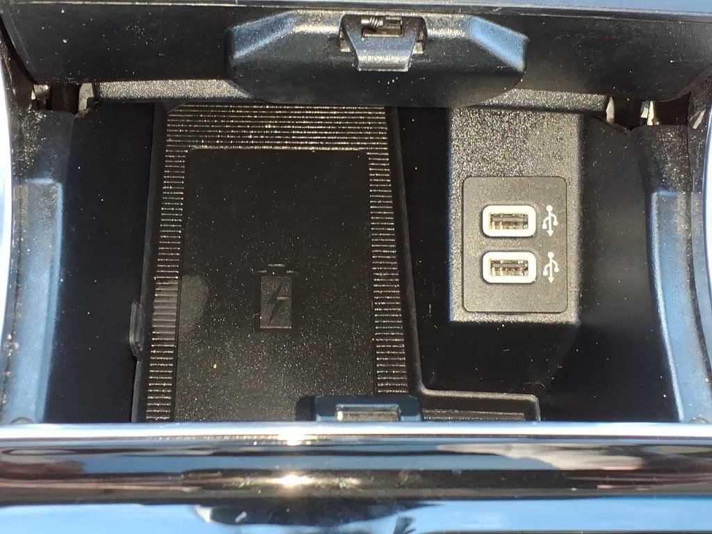 Used 2020 Ford Edge Titanium w/ Equipment Group 301A AWD/4WD image 19