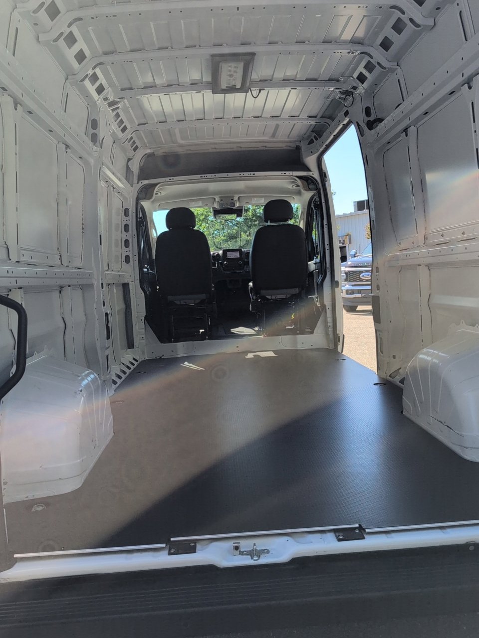 Used 2024 RAM ProMaster 2500 w/ Quick Order Package 22G SLT FWD image 12