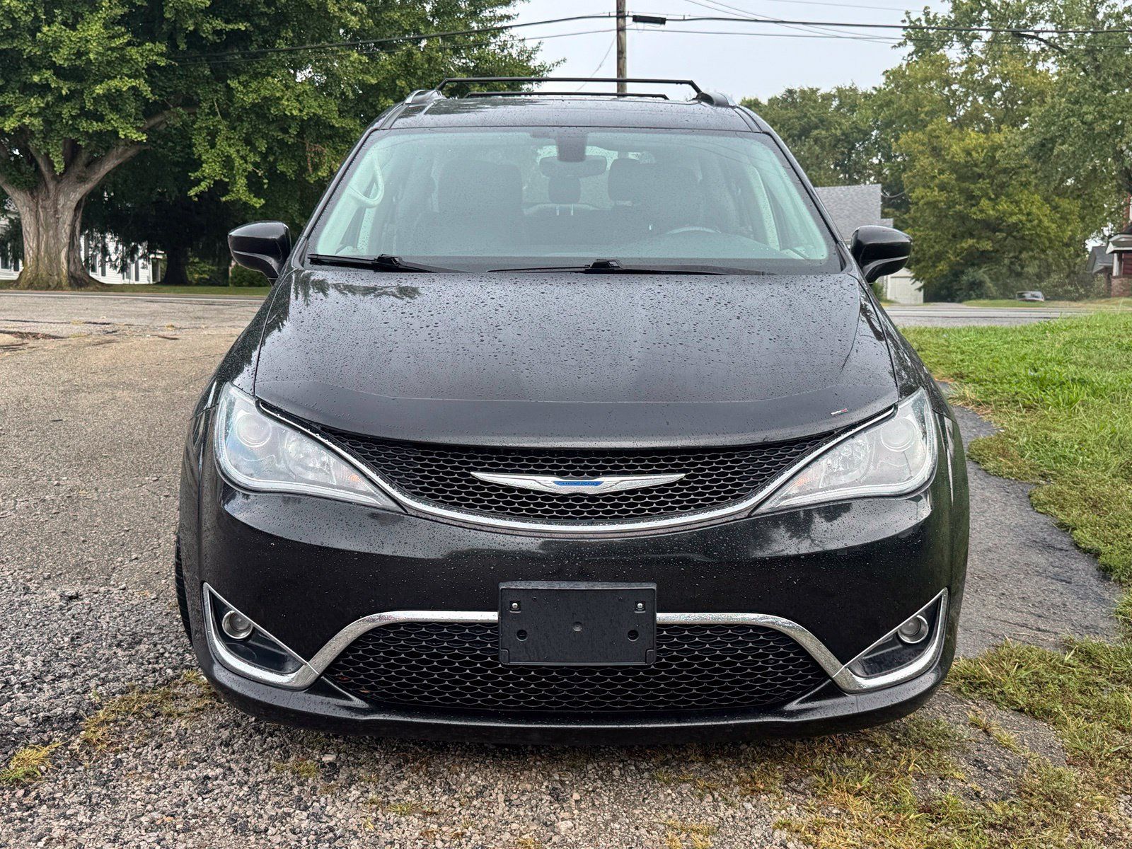 Used 2018 Chrysler Pacifica Touring-L FWD image 9