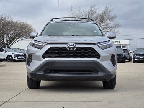 Used 2025 Toyota RAV4 XLE w/ Convenience Package image 11