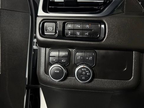 Used 2025 GMC Yukon Denali image 18