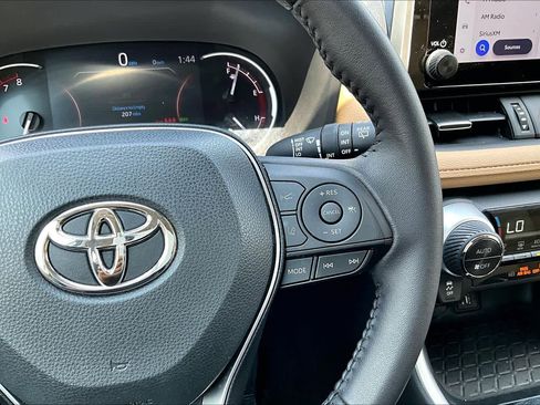 Used 2024 Toyota RAV4 XLE Premium image 25