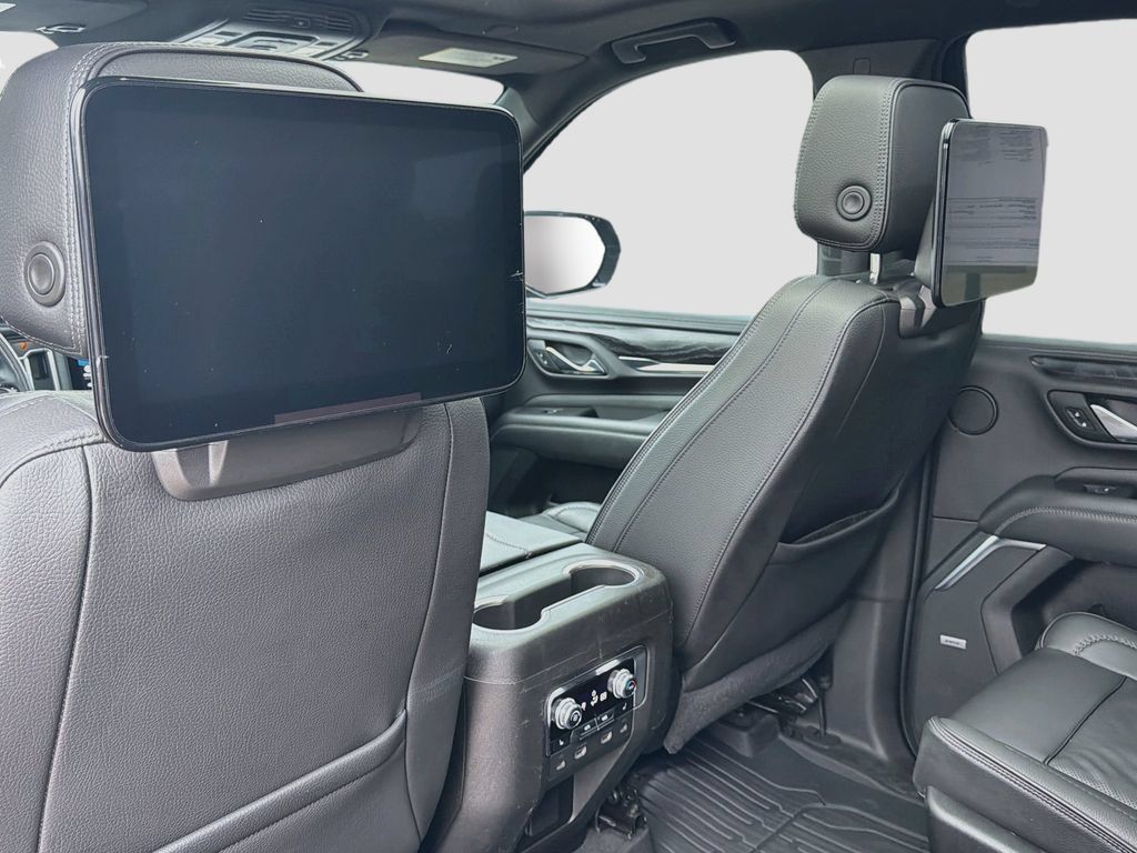 Used 2021 GMC Yukon Denali w/ Denali Premium Package AWD/4WD image 29