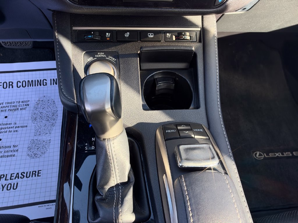 Used 2016 Lexus ES 350 w/ Ultra Luxury Package FWD image 18