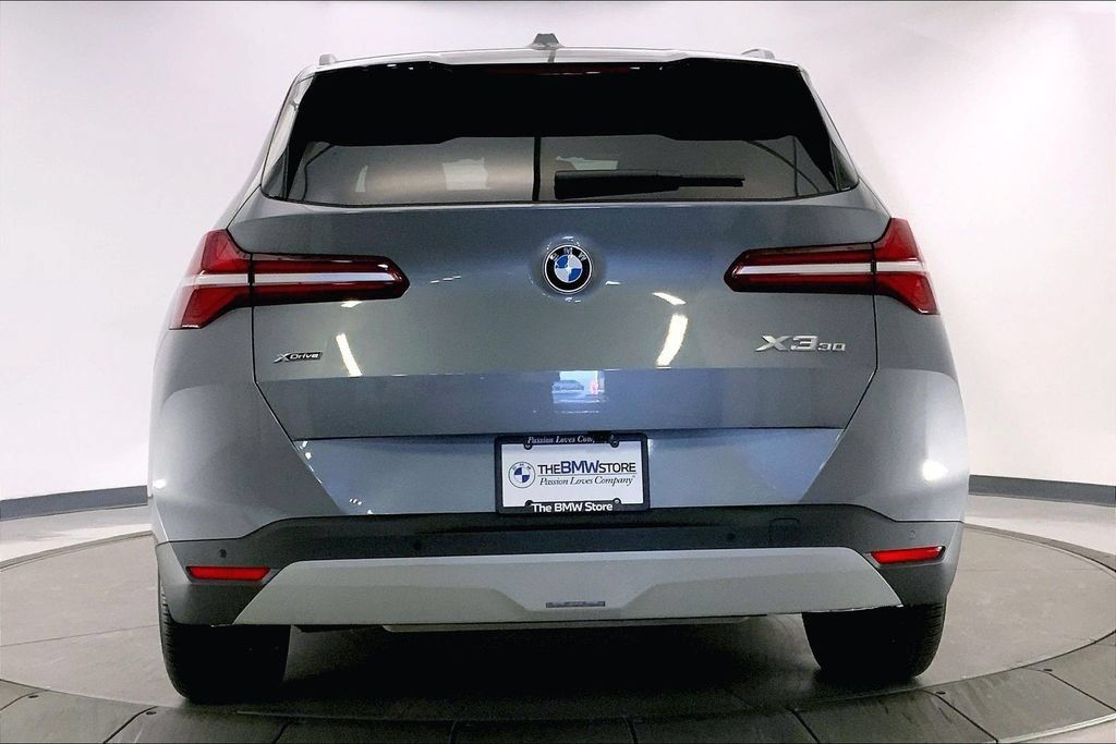 Used 2025 BMW X3 xDrive30i w/ Premium Package AWD/4WD image 3