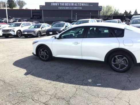 Used 2025 Kia K4 LXS image 16