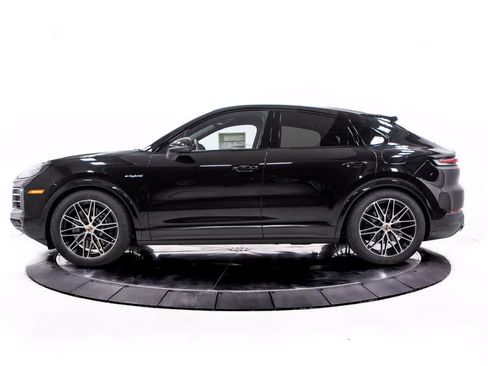 Certified 2026 Porsche Cayenne E-Hybrid Coupe AWD/4WD image 2