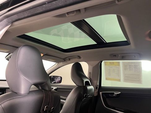 Used 2016 Volvo XC60 T5 Premier image 25