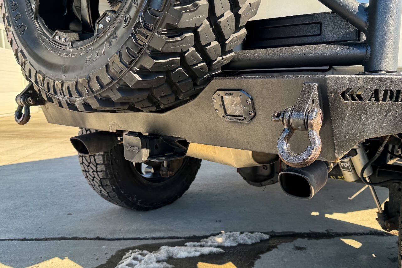 Used 2014 Jeep Wrangler Unlimited Sahara w/ Dual Top Group AWD/4WD image 21