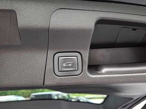 Used 2023 GMC Acadia SLT w/ Technology Package AWD/4WD image 33