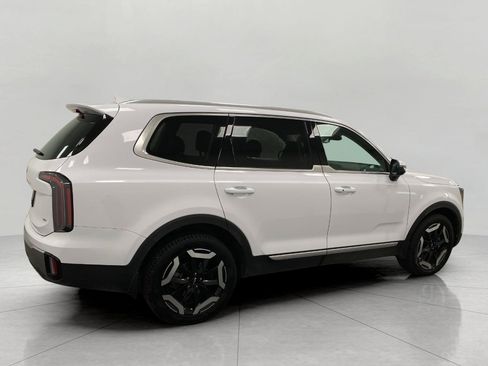 Used 2025 Kia Telluride EX w/ EX Captain's Chair Package AWD/4WD image 3