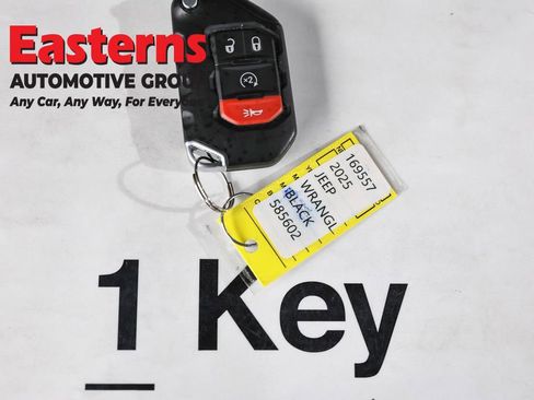 Used 2025 Jeep Wrangler Unlimited Sahara AWD/4WD image 26