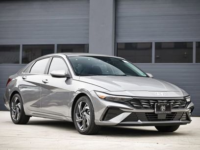 Used 2024 Hyundai Elantra SEL w/ Convenience Package
