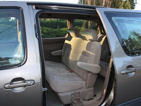 Used 1999 Toyota Sienna CE FWD image 14