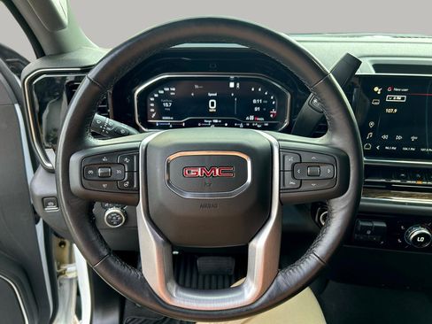 Used 2022 GMC Sierra 1500 Elevation image 11