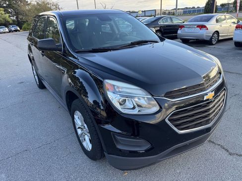 Used 2017 Chevrolet Equinox LS image 4