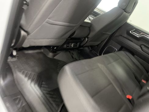 Used 2024 Chevrolet Silverado 1500 LT w/ Z71 Off-Road Package image 17