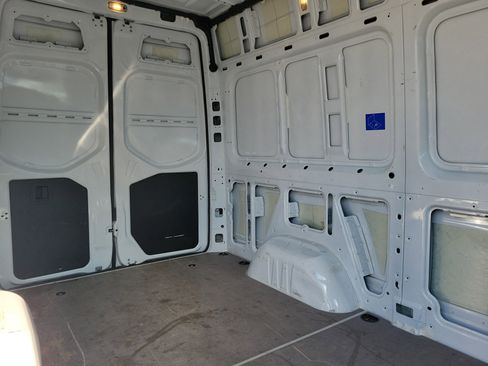 Used 2025 Mercedes-Benz Sprinter 2500 image 15