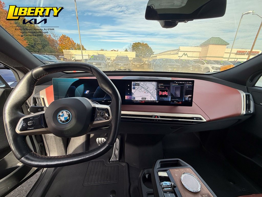 Used 2023 BMW iX xDrive50 w/ Premium Package AWD/4WD image 12