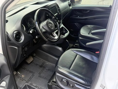 Used 2022 Mercedes-Benz Metris image 12