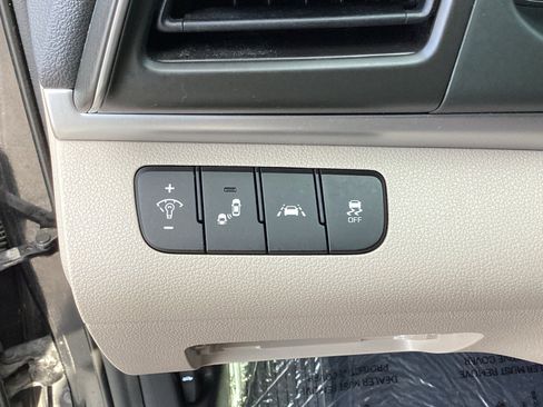 Used 2019 Hyundai Elantra SEL image 27