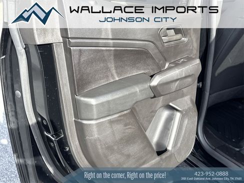 Used 2024 Chevrolet Colorado Trail Boss w/ Technology Package image 36