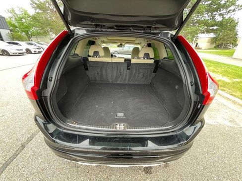 Used 2017 Volvo XC60 T6 Inscription w/ Climate Package AWD/4WD image 25