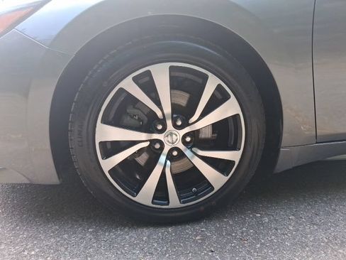 Used 2019 Nissan Maxima SR w/ Premium Package FWD image 10