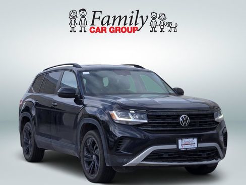 Used 2023 Volkswagen Atlas SE AWD/4WD image 2