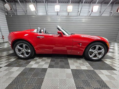 Used 2007 Pontiac Solstice Convertible w/ Premium Package RWD image 10