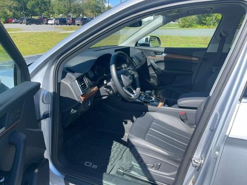Used 2023 Audi Q5 2.0T Premium w/ Convenience Package AWD/4WD image 7